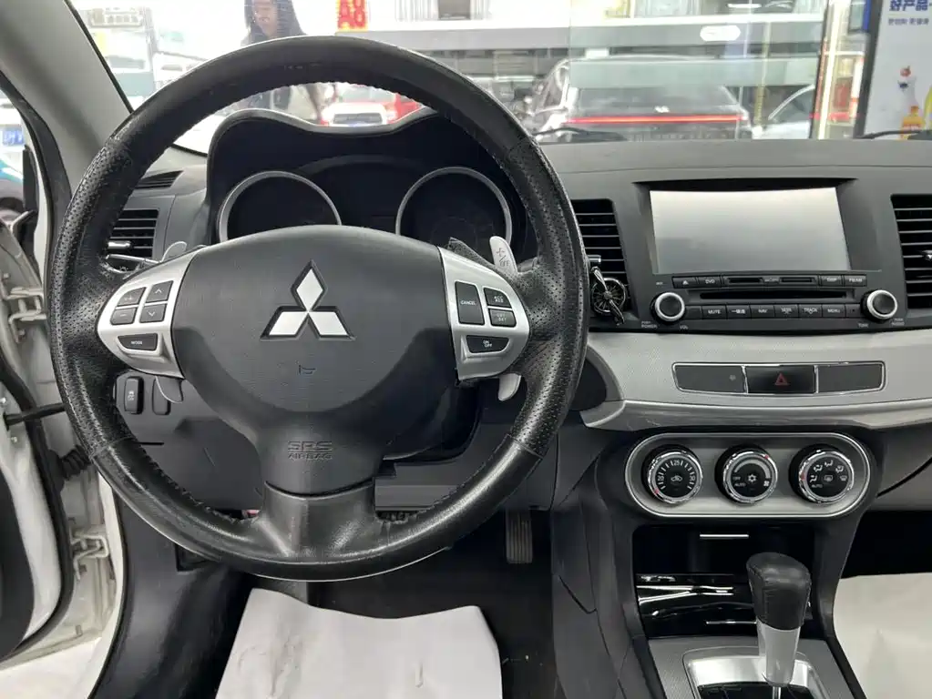 Mitsubishi Lancer EX 2017 — фото 9