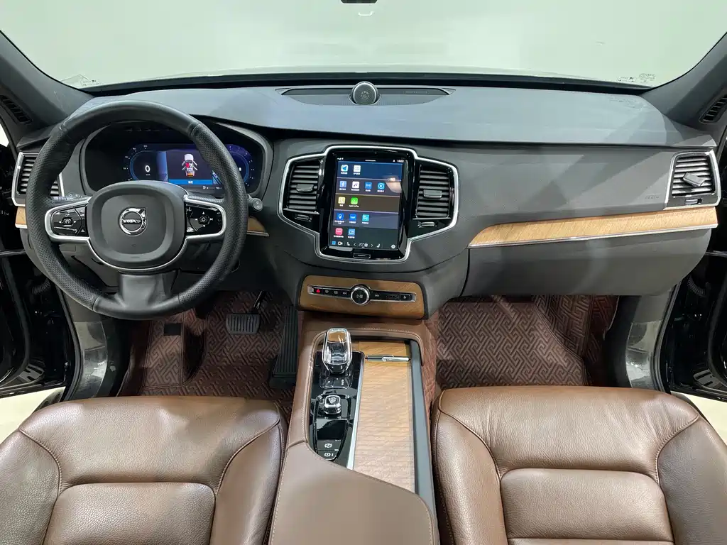Volvo XC90 2022 — фото 16