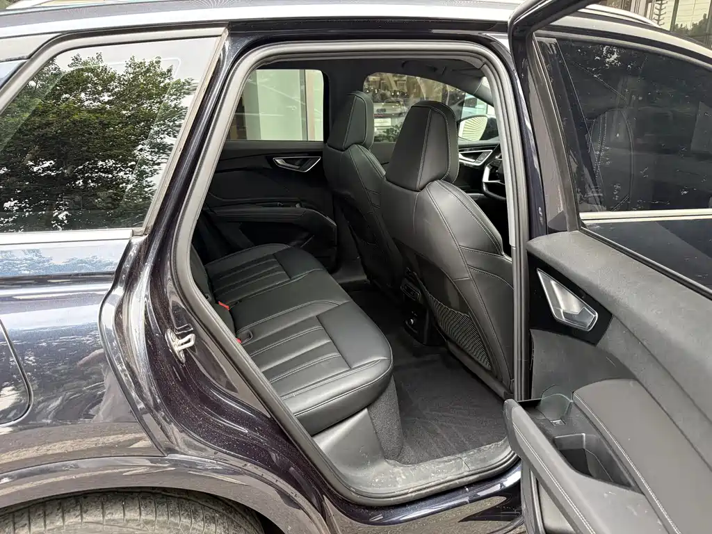Audi Q4 e-tron 2024