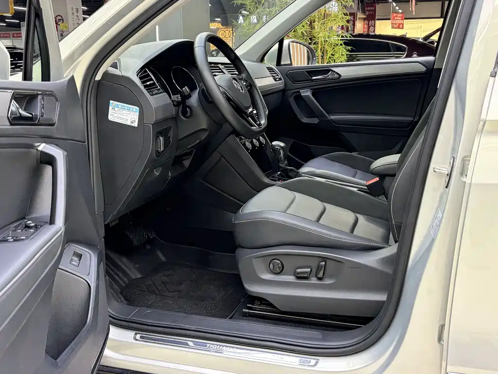 Volkswagen Tiguan L 2020 — фото 18