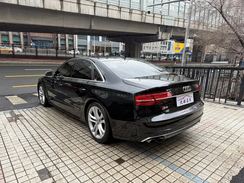 Audi S8 2013 — фото 4
