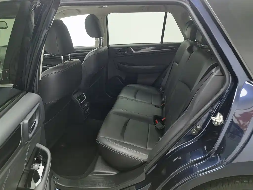 Subaru Outback 2018 — фото 15