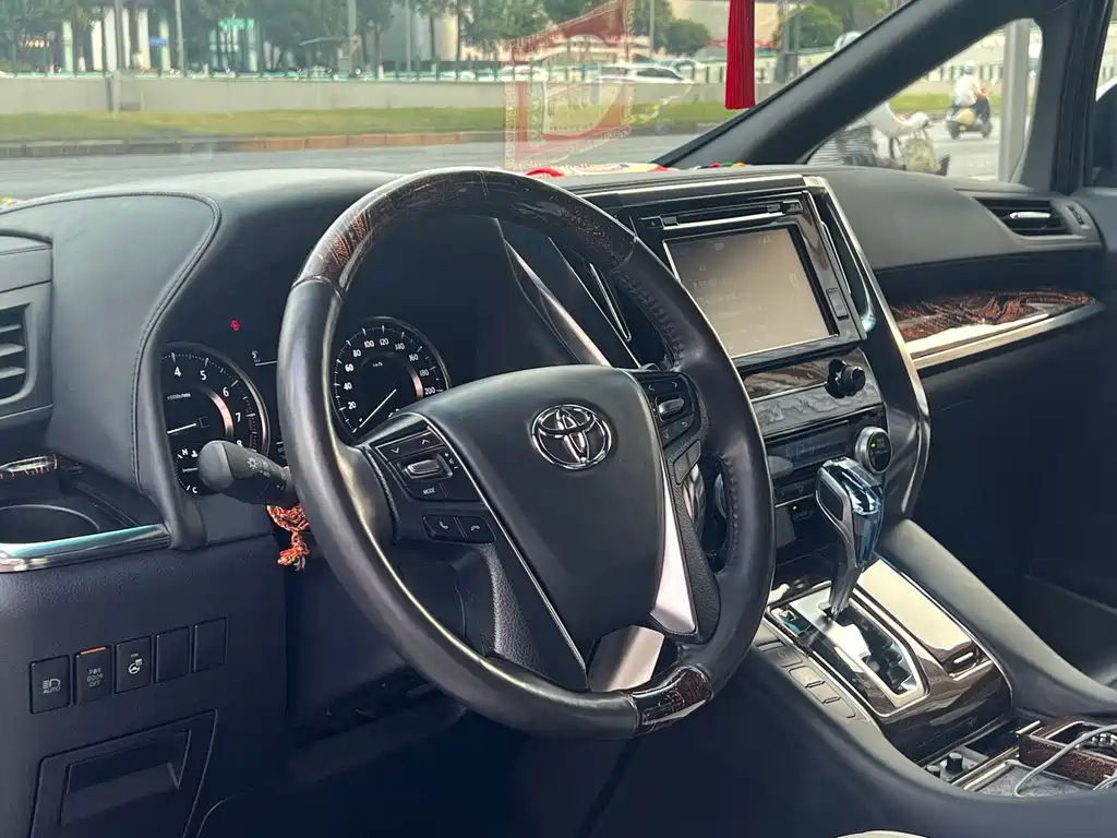 Toyota Alphard 2019 — фото 7