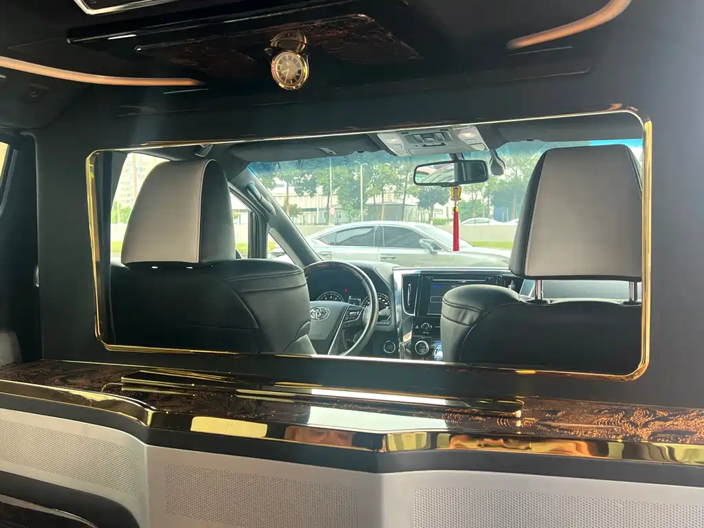 Toyota Alphard 2019 — фото 12