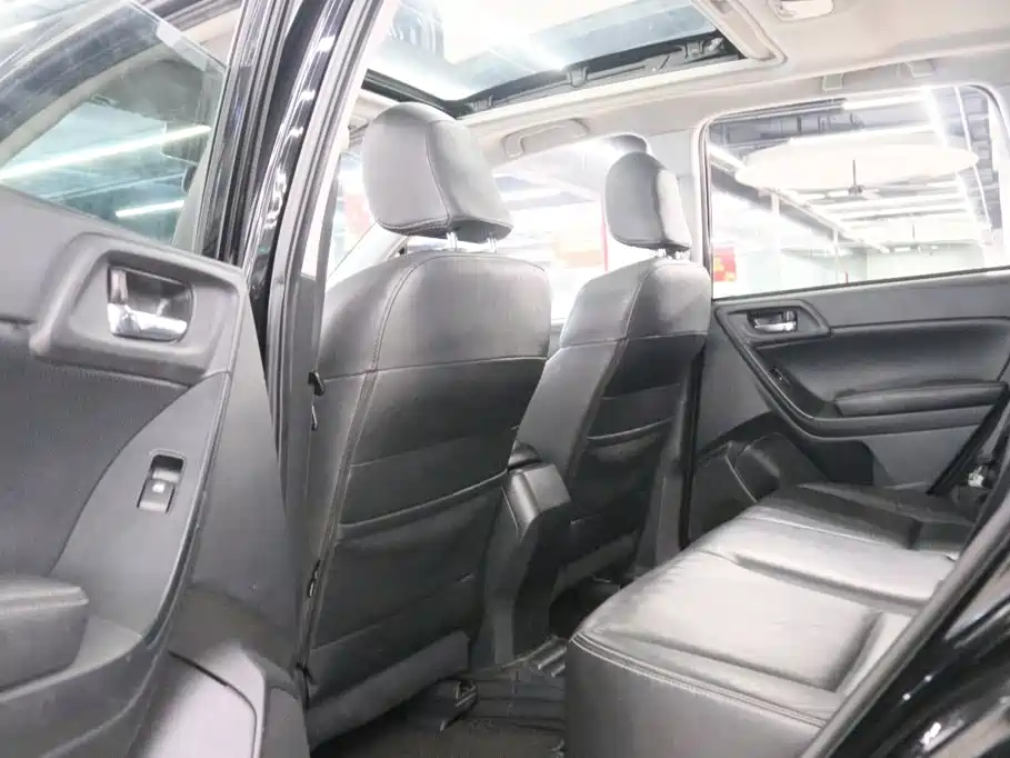 Subaru Forester 2015 — фото 16