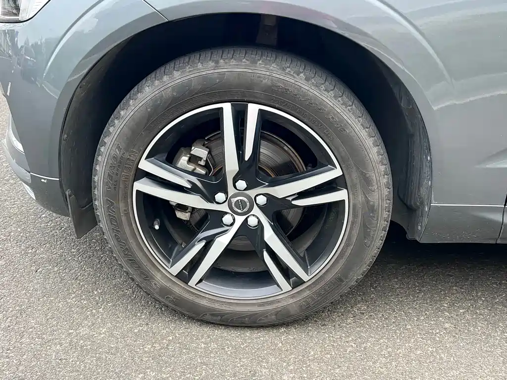 Volvo XC60 2020 — фото 12