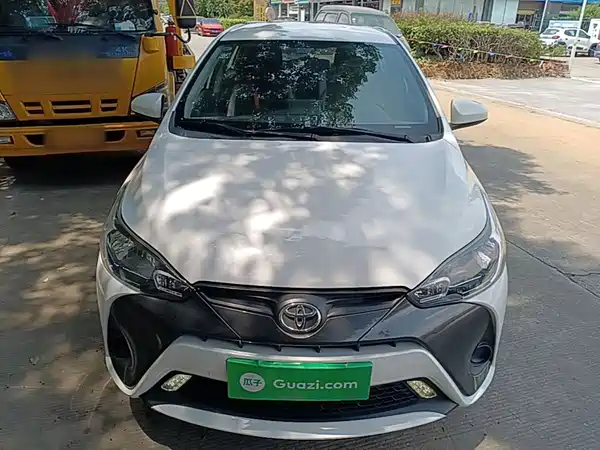 Toyota Yaris L 2022