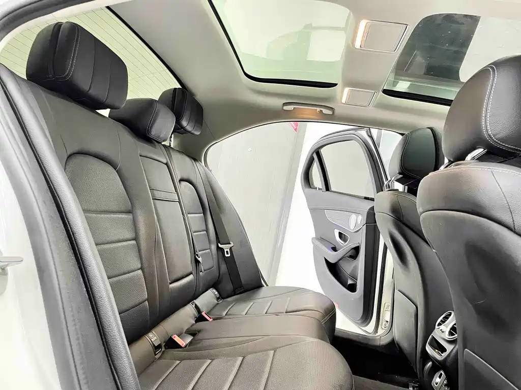 Mercedes-Benz C-Class 2022 — фото 9