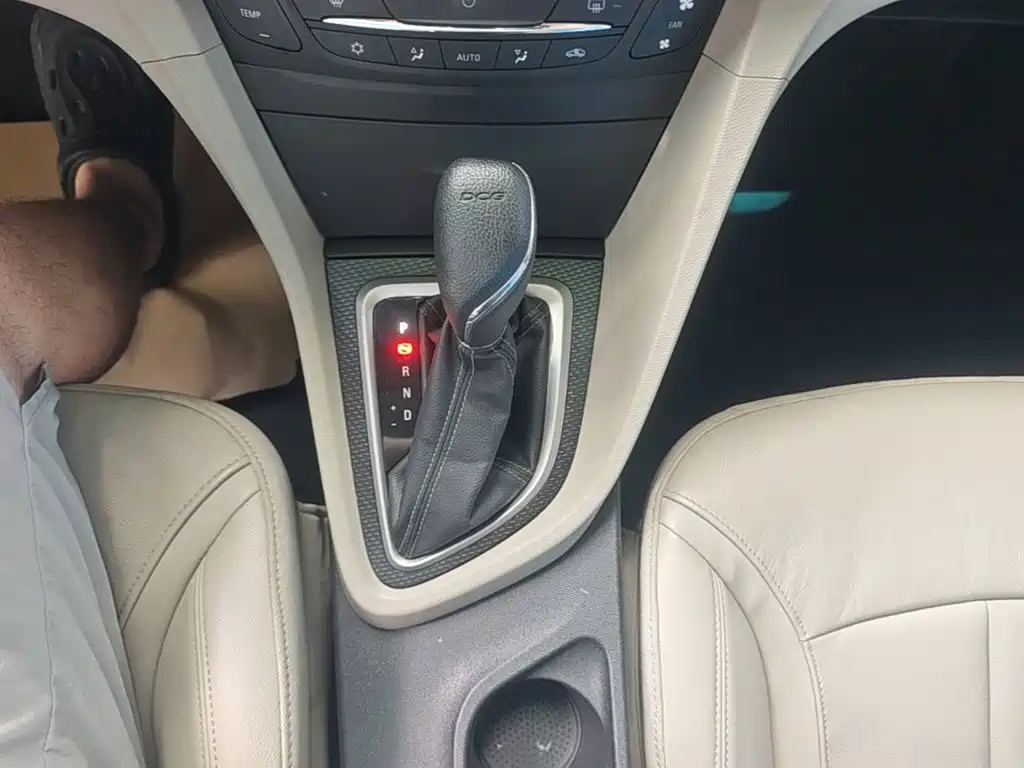 Buick Excelle 2019 — фото 14