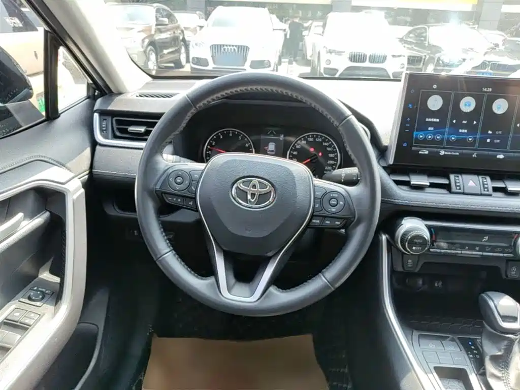Toyota Wildlander 2023 — фото 11