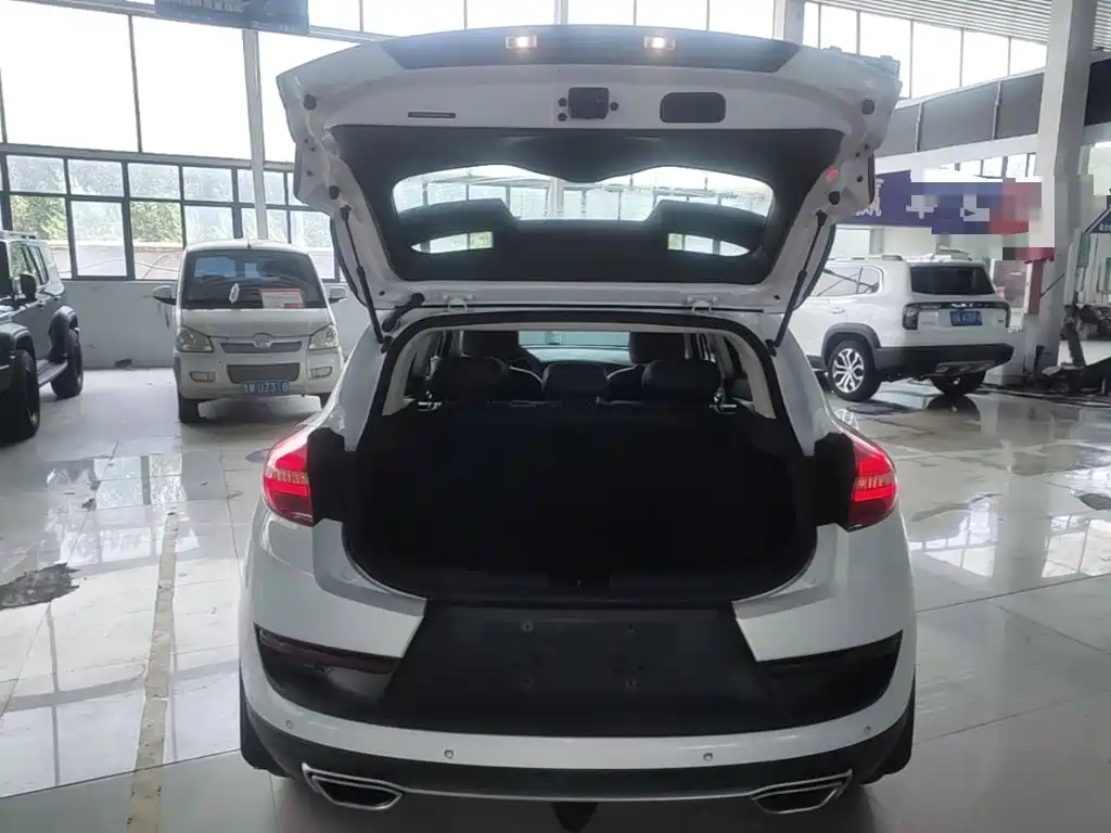 Geely Emgrand GS 2019 — фото 19