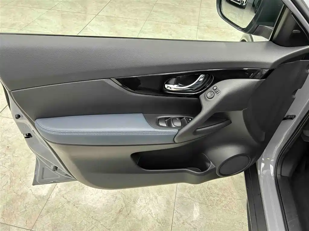 Nissan X-Trail 2025 — фото 10
