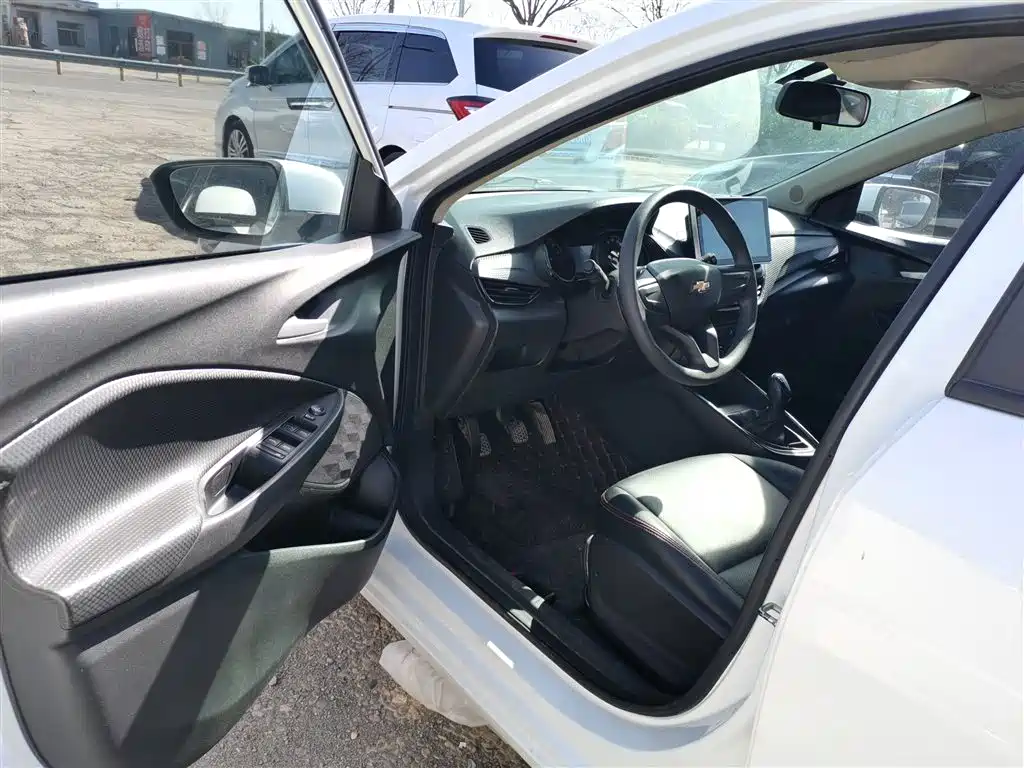 Chevrolet Cavalier 2020 — фото 12