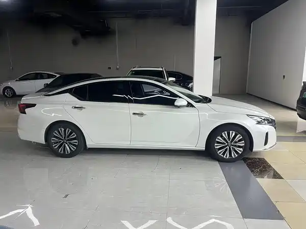 Nissan Teana 2023