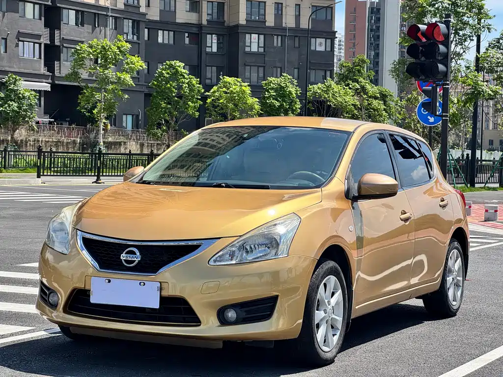 Nissan Tiida 2012