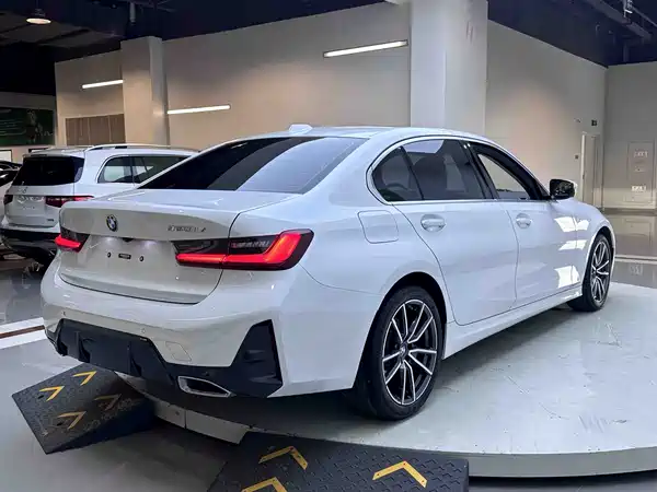 BMW 3 Series 2023