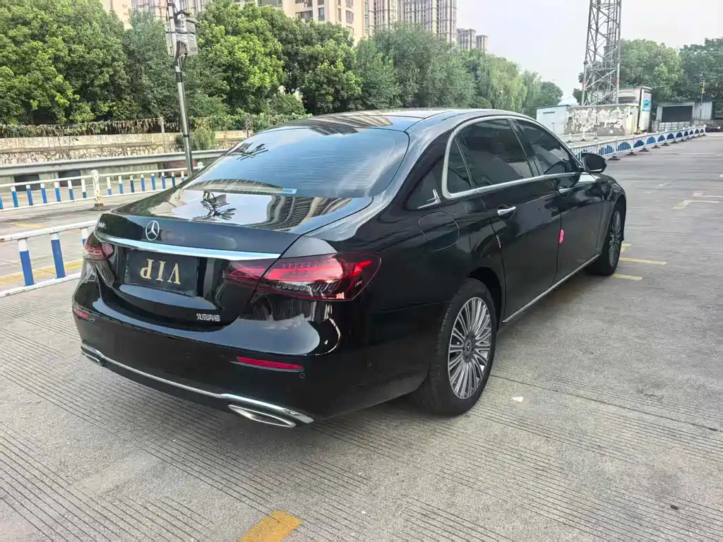 Mercedes-Benz E-Class 2023