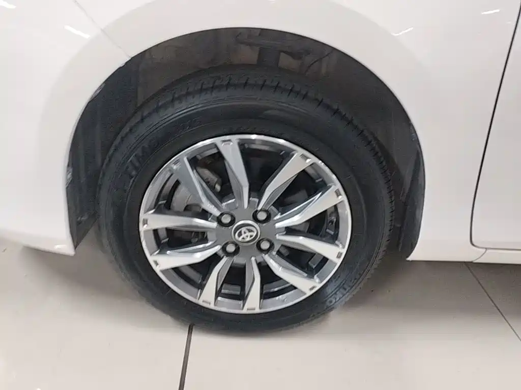 Toyota Yaris L 2020 — фото 23