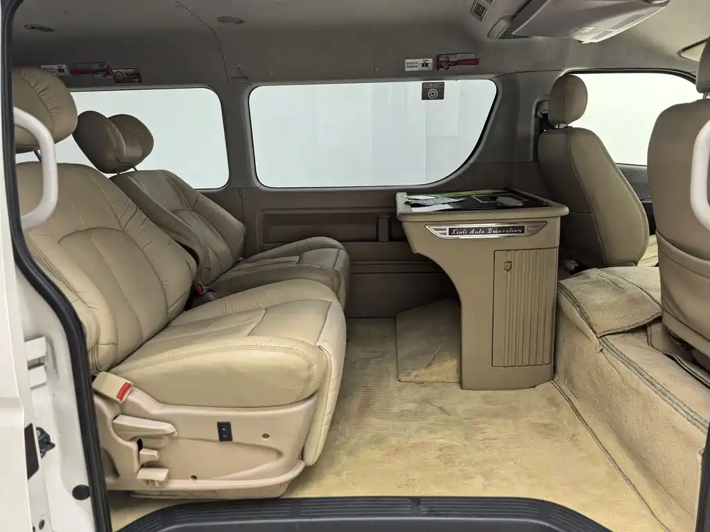 Toyota HIACE 2014 — фото 17