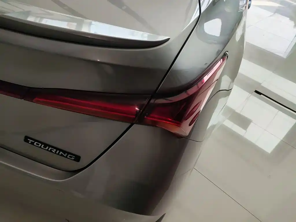 Toyota Avalon 2019 — фото 8