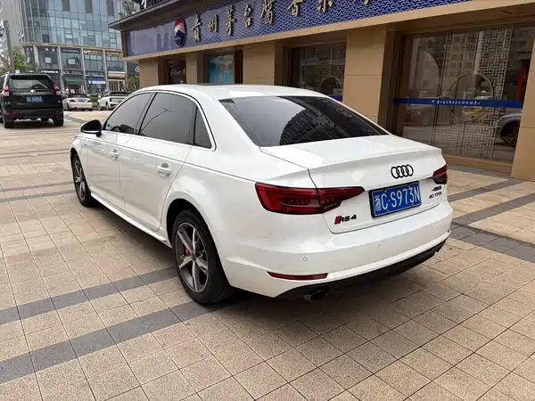 Audi A4L 2017