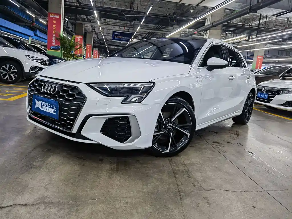 Audi A3 2024 — фото 1
