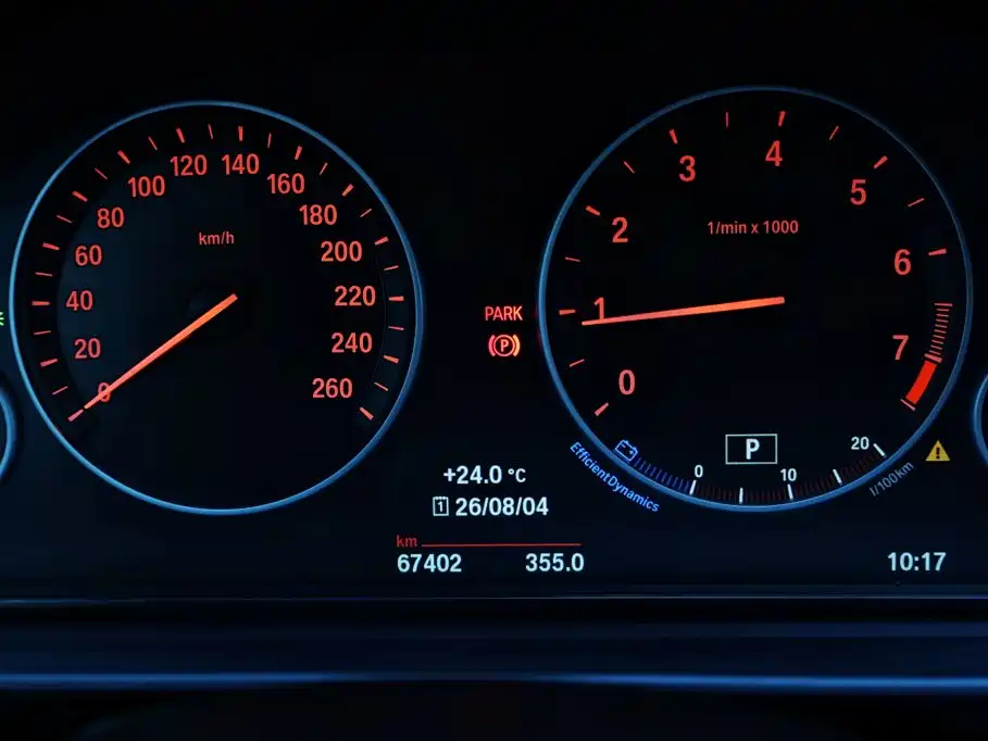 BMW 5 Series 2016 — фото 24