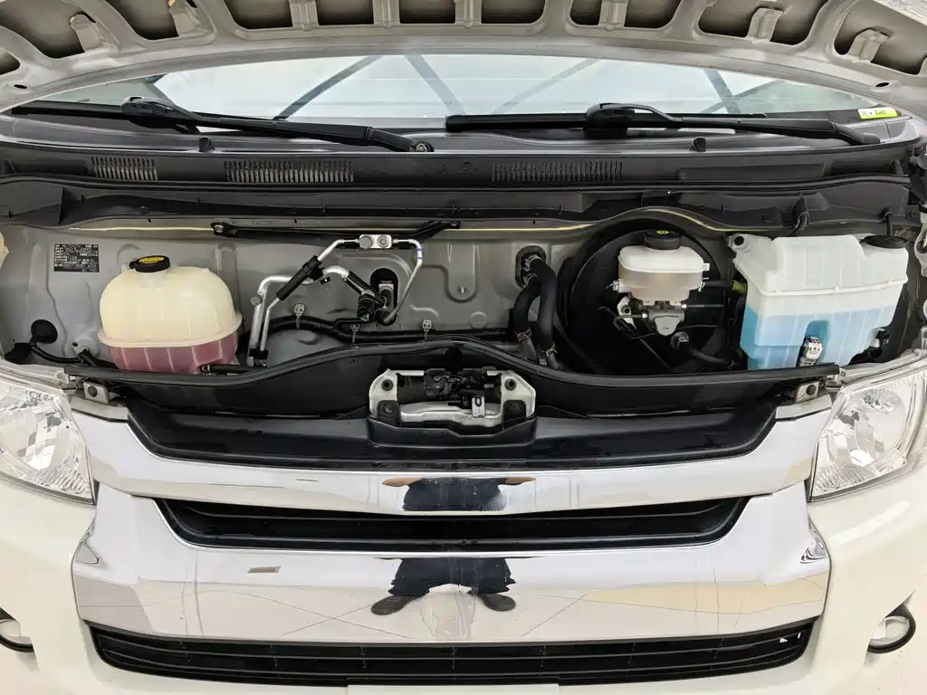 Toyota HIACE 2014 — фото 18