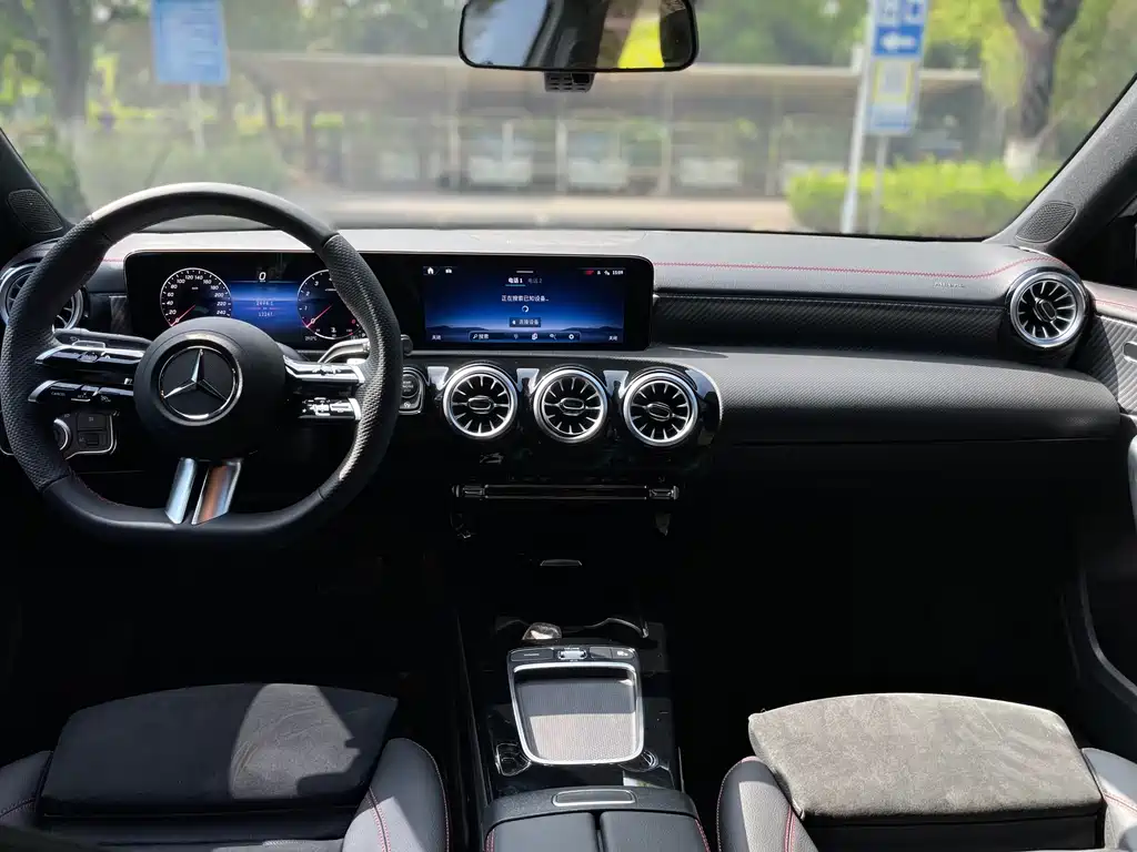 Mercedes-Benz A-Class 2025 — фото 10