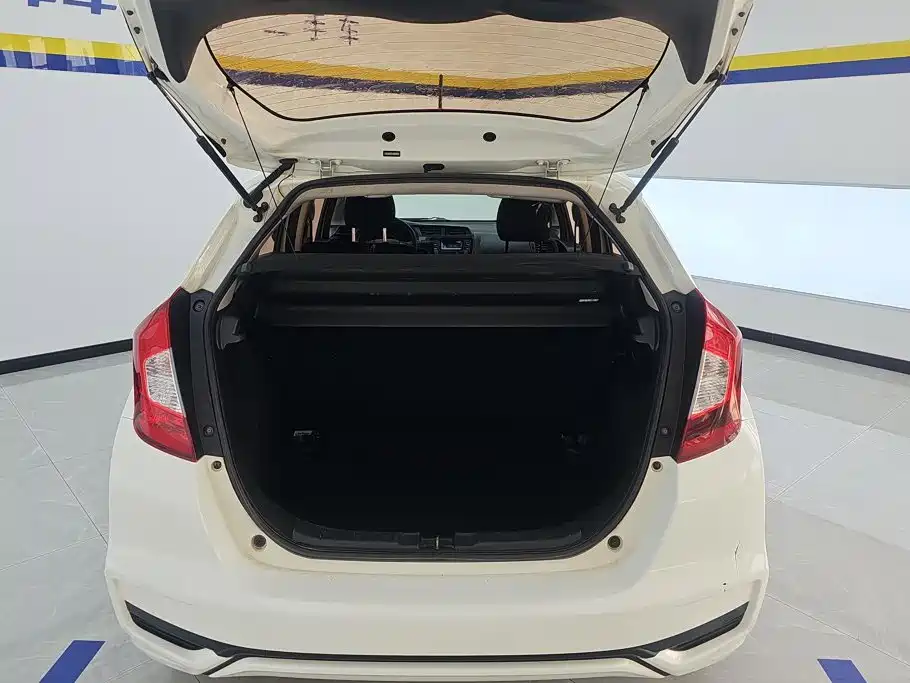Honda Fit 2018 — фото 4
