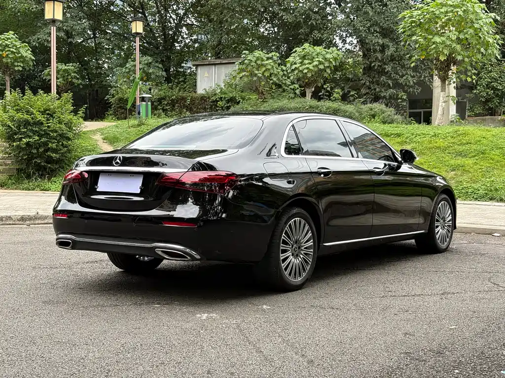 Mercedes-Benz E-Class 2023 — фото 15