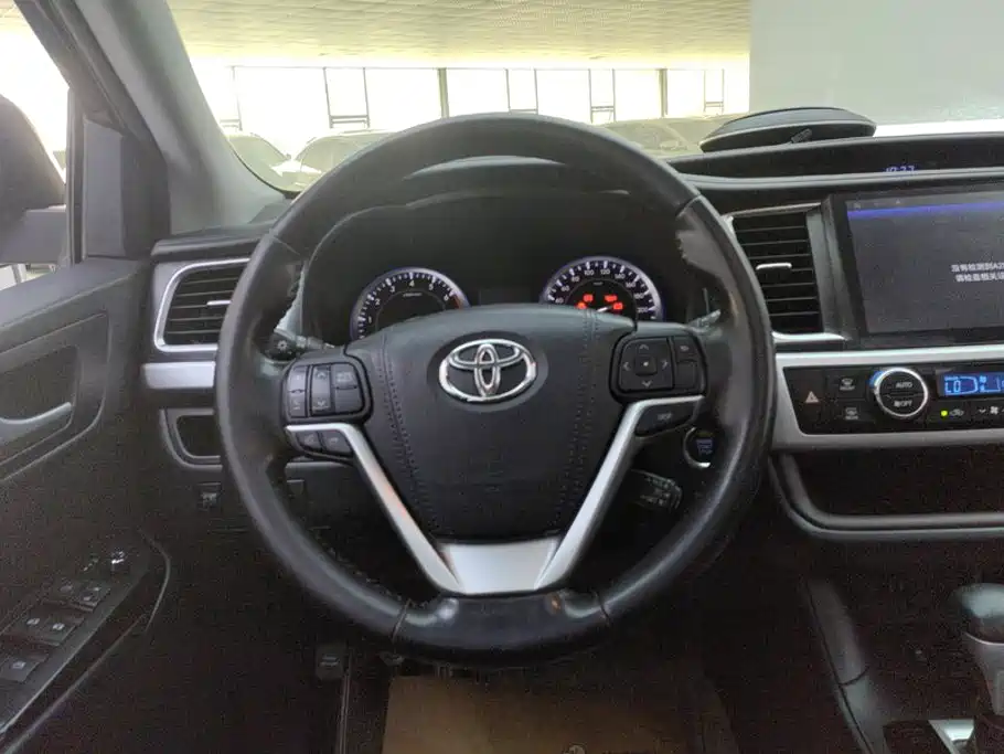 Toyota Highlander 2017 — фото 15