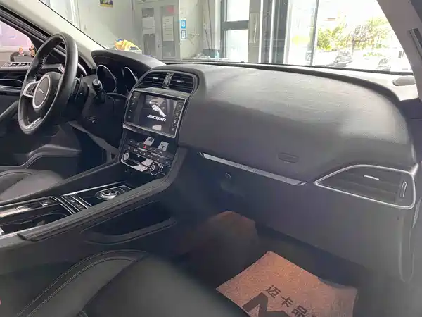Jaguar F-PACE 2018