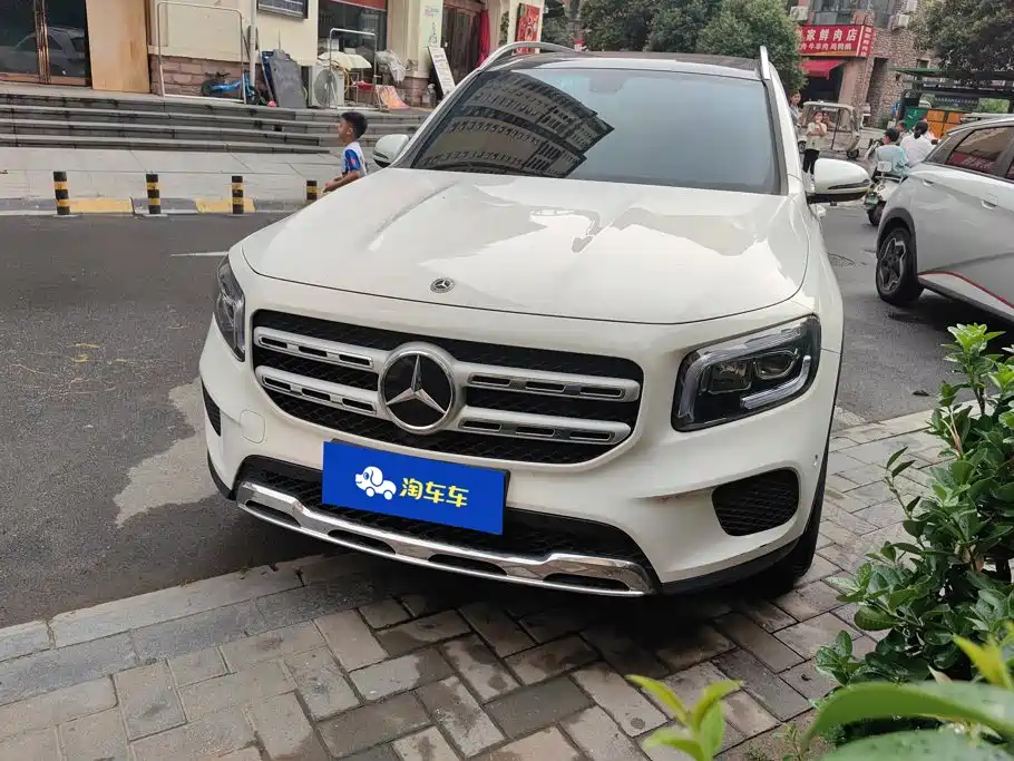 Mercedes-Benz GLB 2023