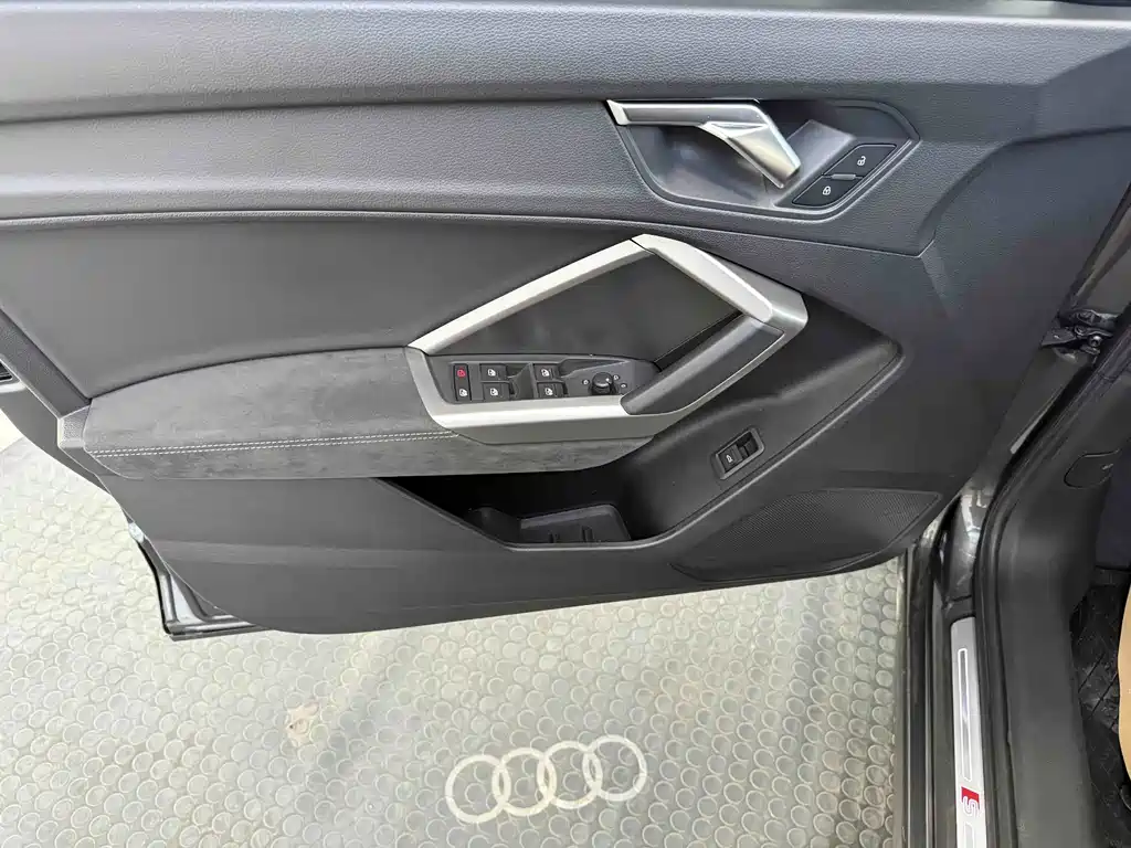 Audi Q3 2022 — фото 10