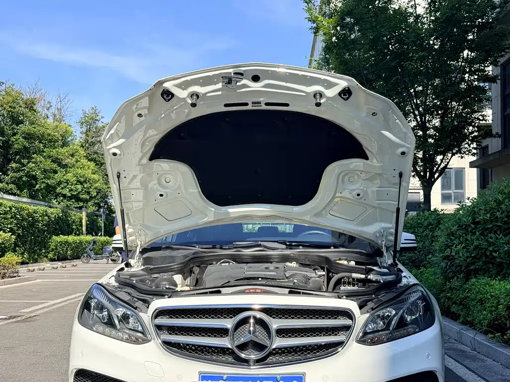 Mercedes-Benz E-Class 2015 — фото 36