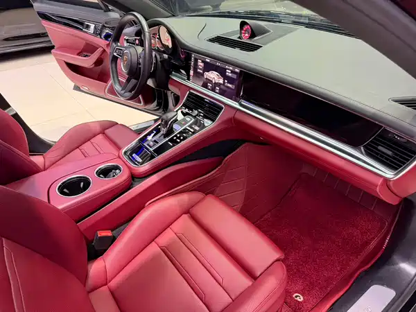 Porsche Panamera 2021