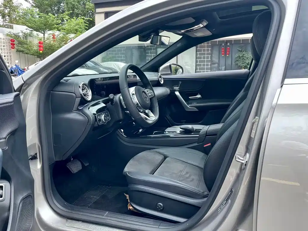 Mercedes-Benz A-Class 2021 — фото 11
