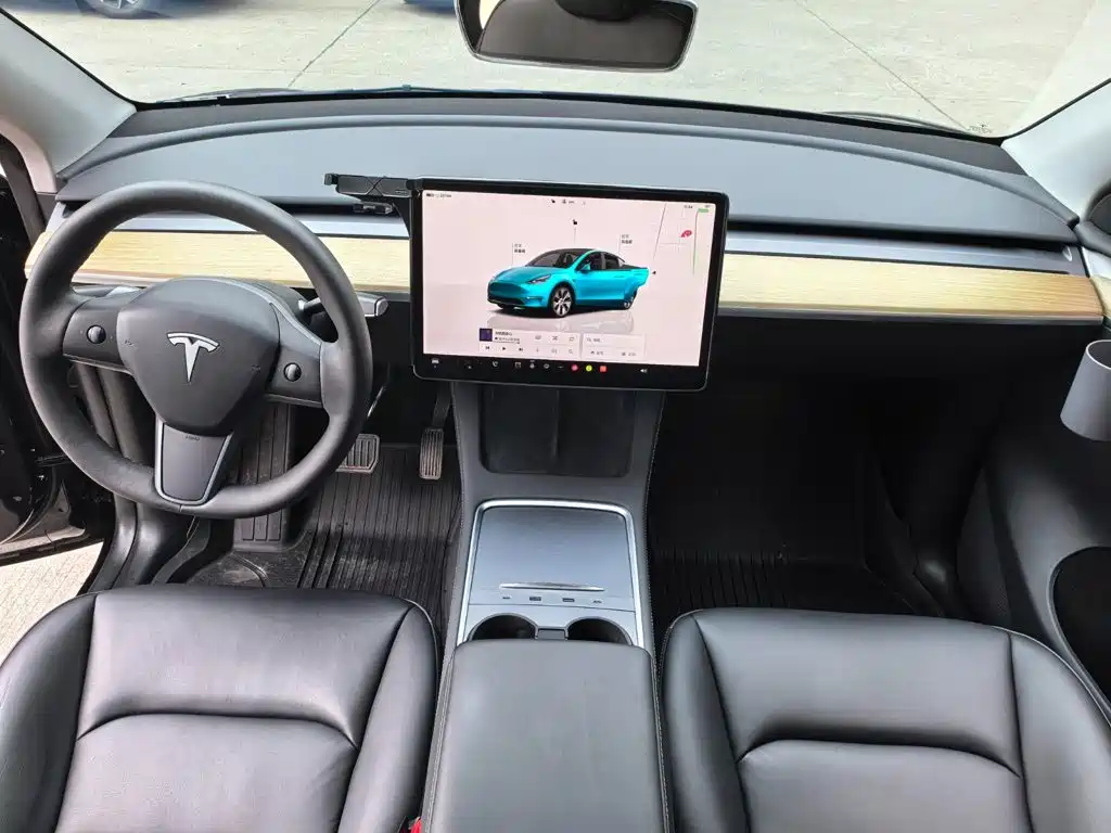 Tesla Model Y 2023 — фото 9