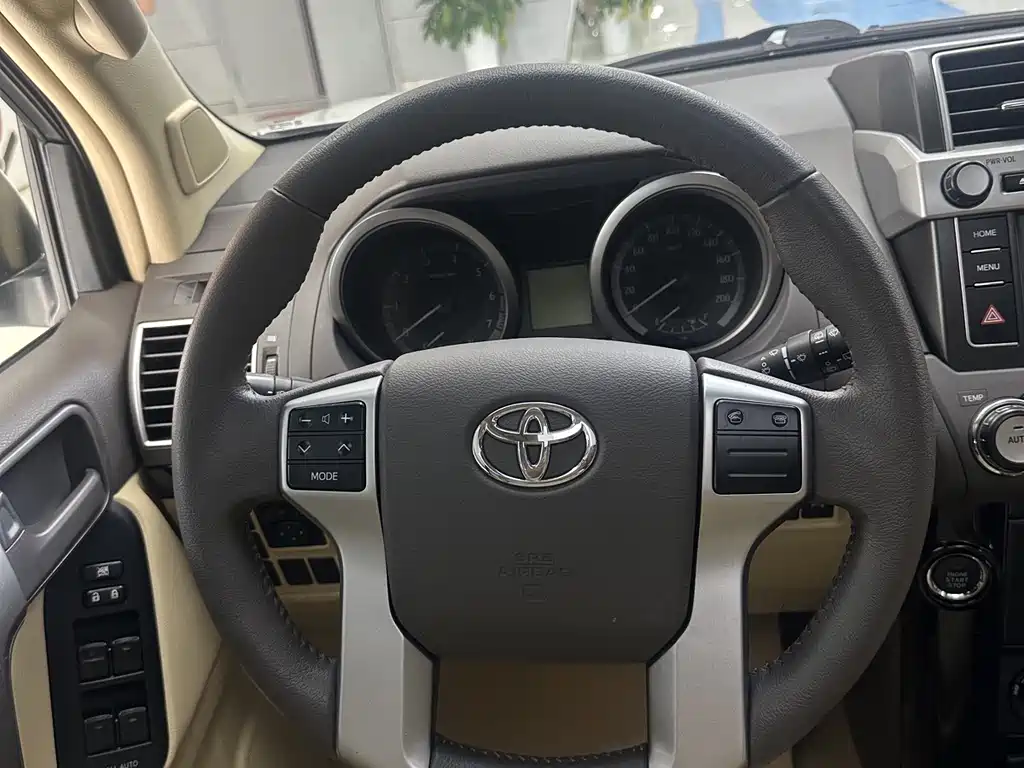 Toyota Prado 2017 — фото 13