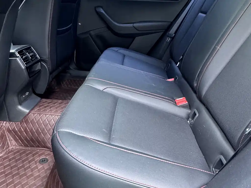 Skoda Karoq 2023 — фото 18