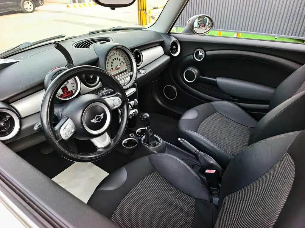 MINI Clubman 2010