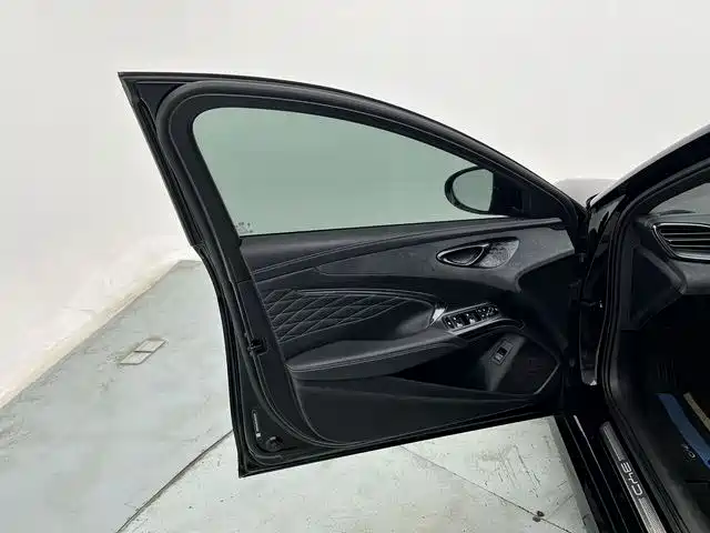 BYD Seal 2023 — фото 11