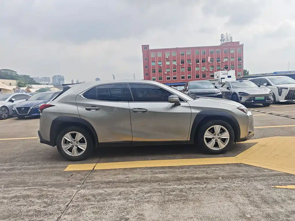 Lexus UX 2019
