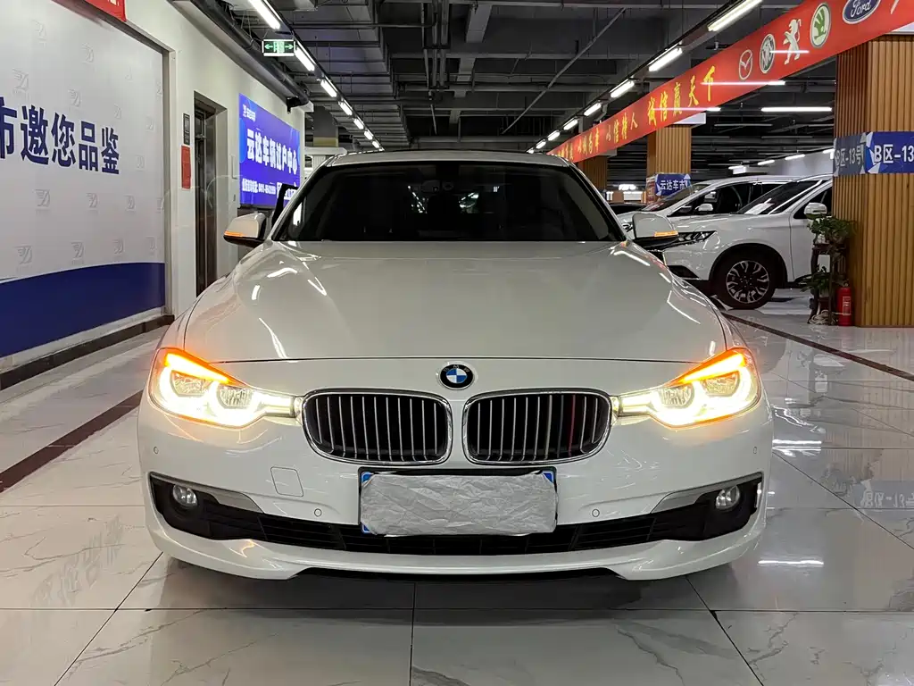BMW 3 Series 2017 — фото 1