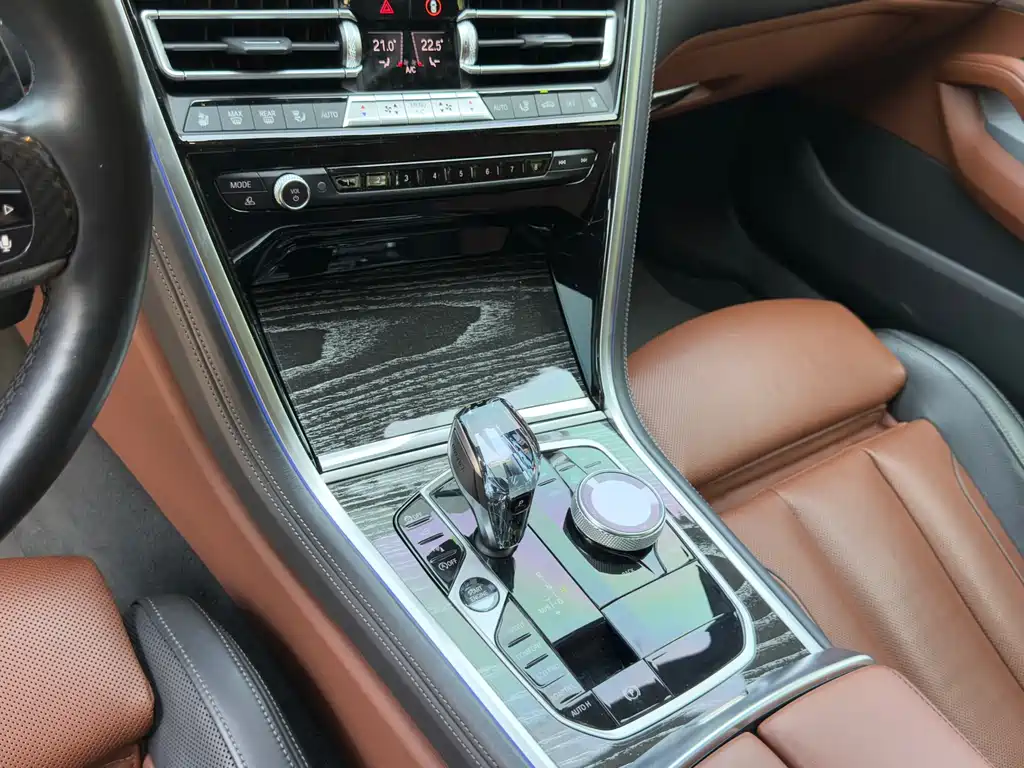 BMW 8 Series 2021 — фото 15