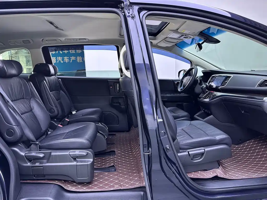 Honda Odyssey 2019 — фото 11