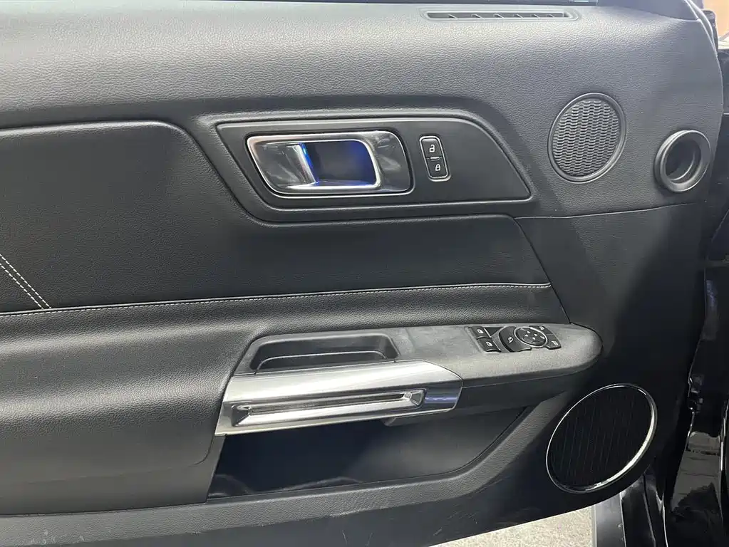 Ford Mustang 2020 — фото 10