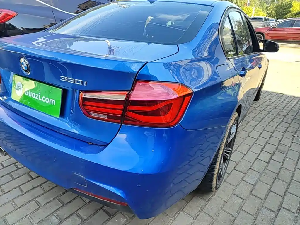 BMW 3 Series 2017 — фото 24