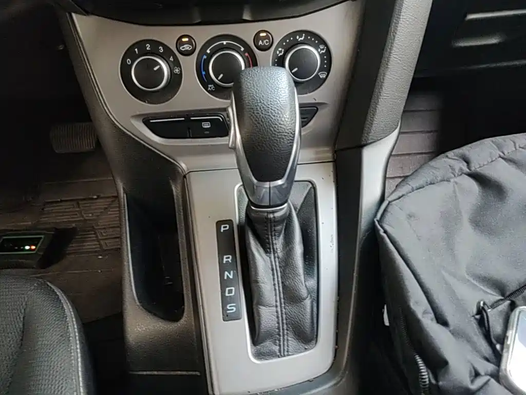 Ford Focus 2015 — фото 14